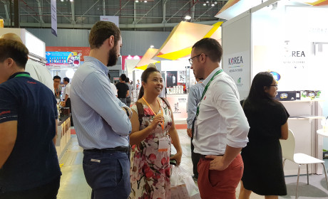 Nhà nhập khẩu Canada tìm mua nhiều mặt hàng nông sản, thực phẩm tại Vietnam Foodexpo 2017