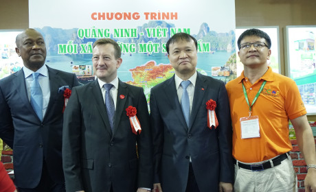 Quảng Ninh đẩy mạnh xúc tiến thương mại các sản phẩm OCOP tại Vietnam Foodexpo 2017 