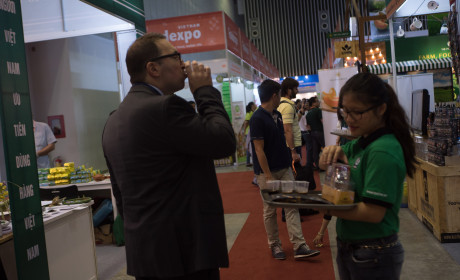 Mô hình cà phê đường phố “made in Vietnam” hấp dẫn khách tham quan tại Vietnam Foodexpo 2017