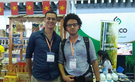 Đa dạng sản phẩm thực phẩm Việt Nam được khách nước ngoài lùng mua tại Vietnam Foodexpo 2018