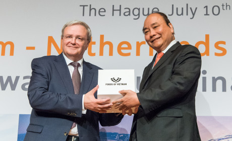 Thủ tướng Nguyễn Xuân Phúc quảng bá thực phẩm Việt Nam tại Hà Lan