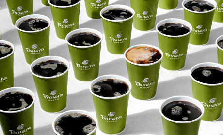 Tâm lý đằng sau việc đăng ký gói uống cà phê không giới hạn của Panera