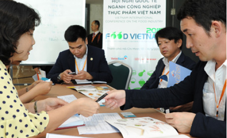 Giao dịch thương mại sôi động tại Food Vietnam 2015
